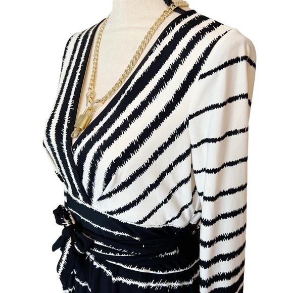 Authentic Louis Vuitton | 302 Brass Padlock and Key Set - Picture 3 of 6